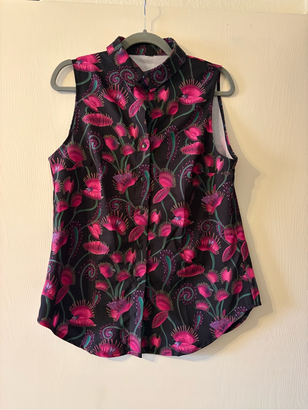 Fun Venus flytrap print blouse